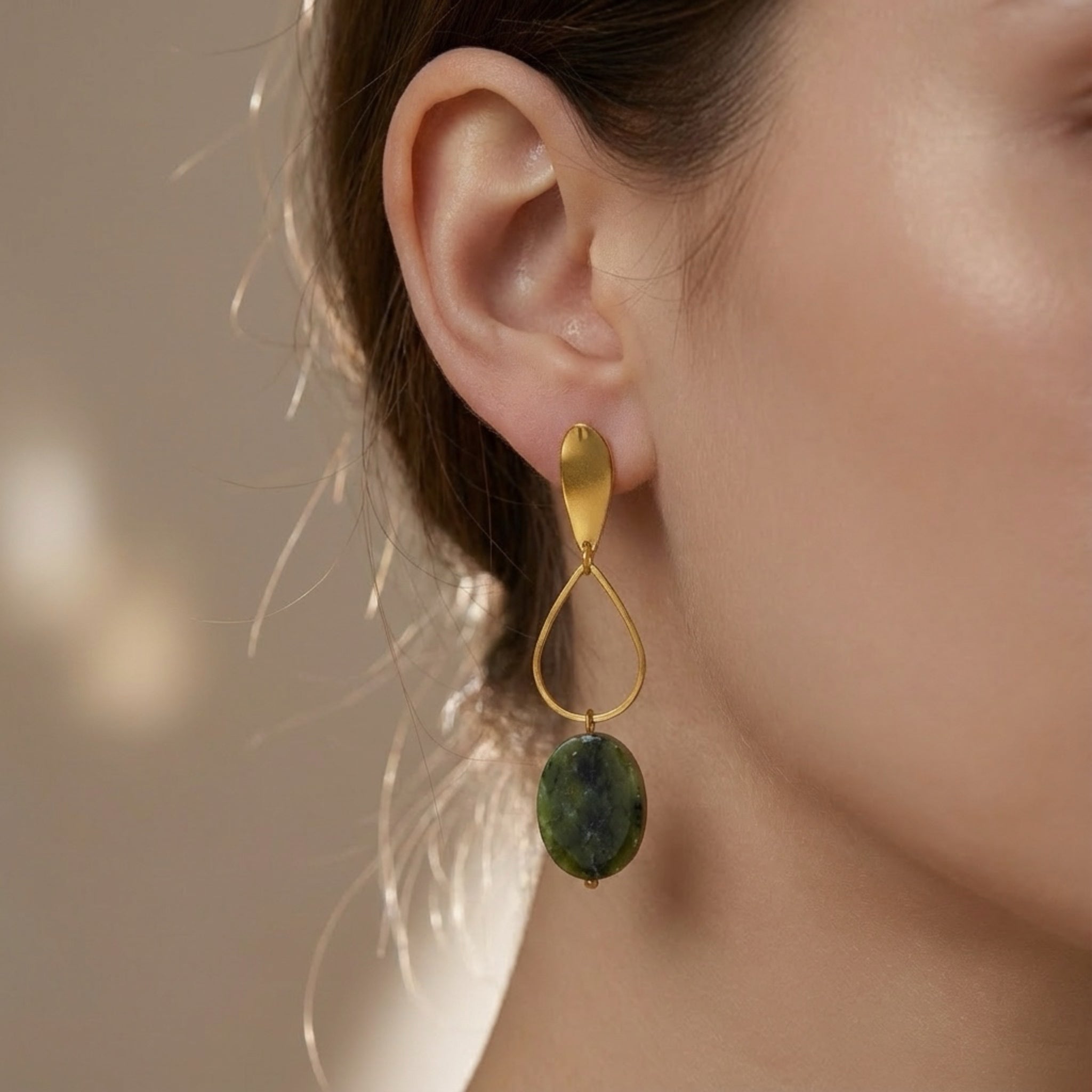 Verdant Teardrop Elegance