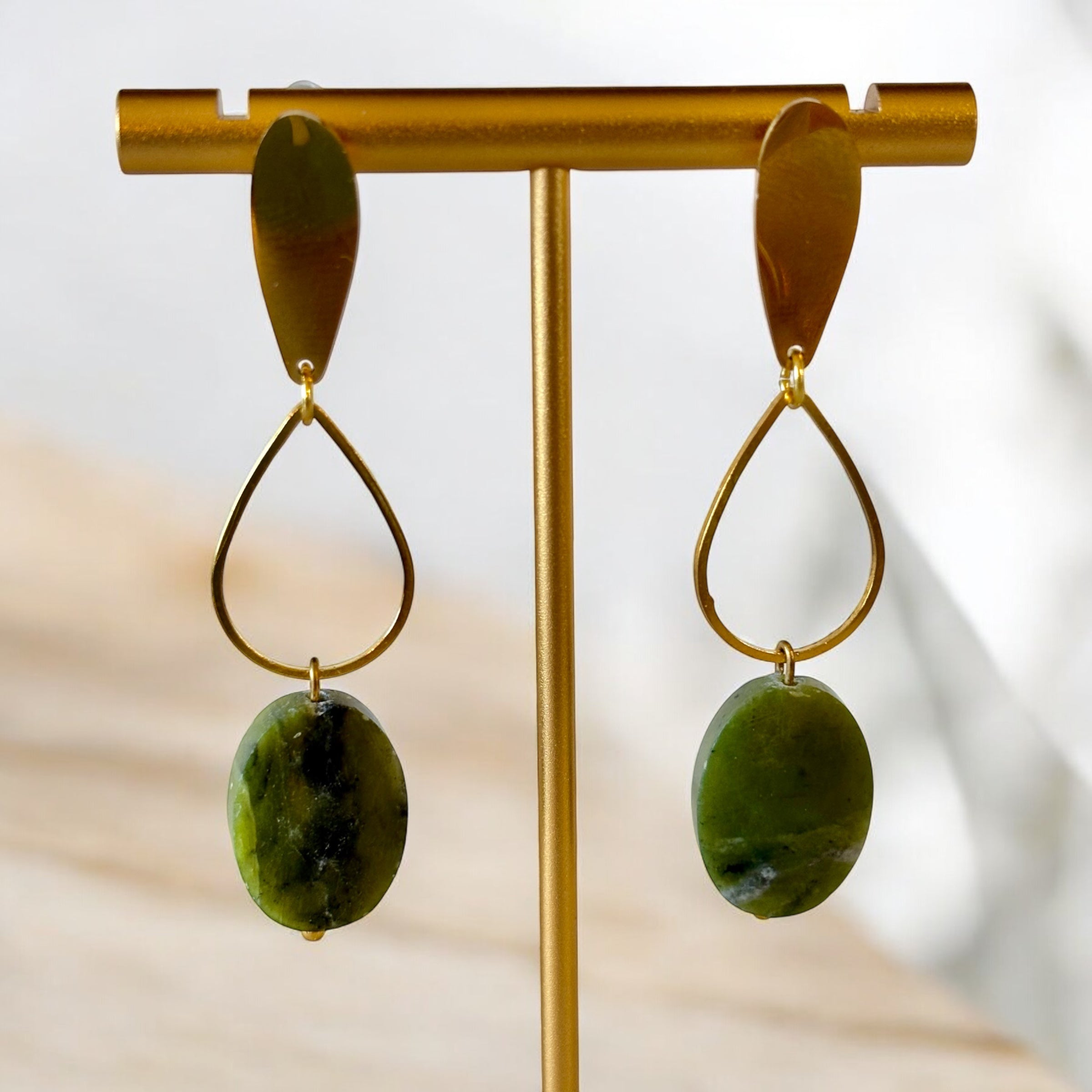 Verdant Teardrop Elegance
